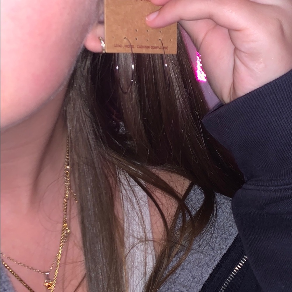 🚫sold on curtsy🚫 NWT brandy melville hoops - Picture 2 of 3